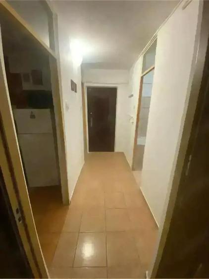 Vand inchiriez garsoniera - 1