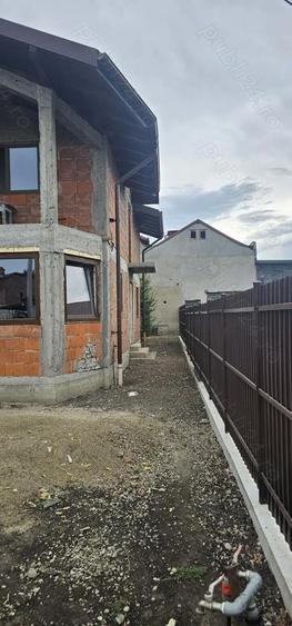 De vanzare casa P+M+ Pod in Ploie?ti cartier Nuci - 5
