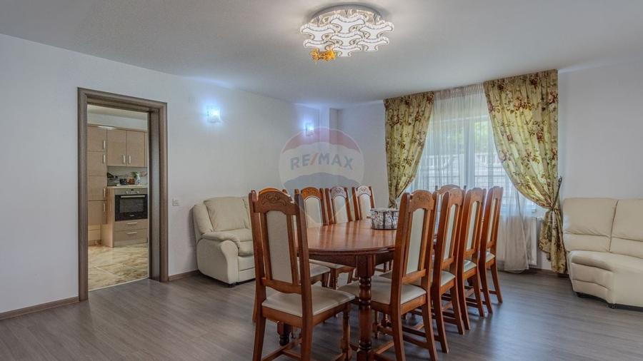 Casa / Vila cu 10 camere de vanzare in Moieciu de Jos - 13