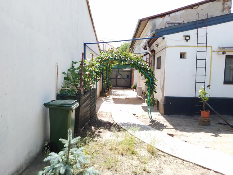 Imobil format din 2 corpuri individuale,un singur proprietar, zona Iancului - 5