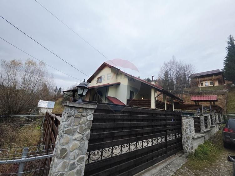 Casa /Vila de vanzare in Durau - 2