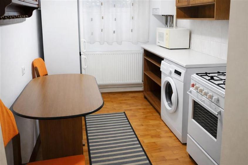 Nivel in vila, cu intrare si gradina proprie, loc parcare, Central, Brasov - 3