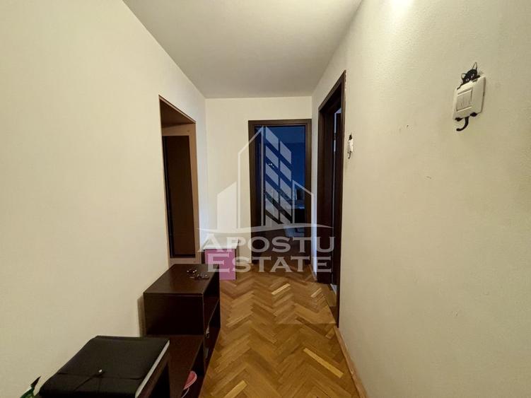 Apartament cu 4 camere, etaj intermediar, centrala, zona Shopping City - 9