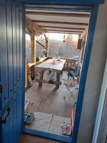 Vand mini complex tradi?ional: o casa maramure?eana, o casu?a de hobbit ?i doua case bucovinene - 1