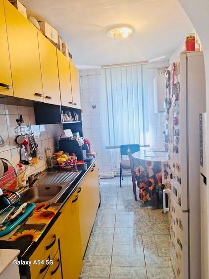 inchiriez apartament 3 camere +mansarda ultra central - 1