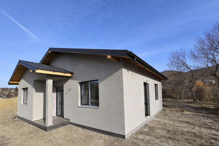 Casa la sol in zona linistita - 6