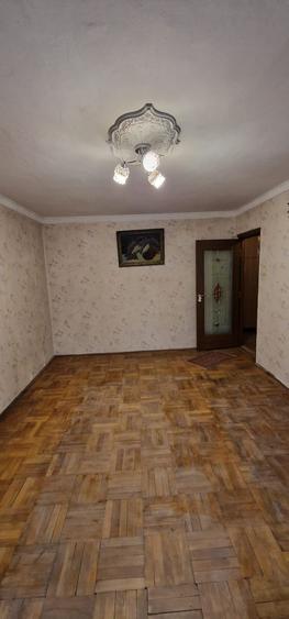 Enachita Vacarescu ,se vinde la parter apartament decomandat 2 camere pret 60000 - 12