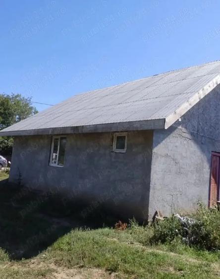 casa de vanzare cu mansarda la gri - 1