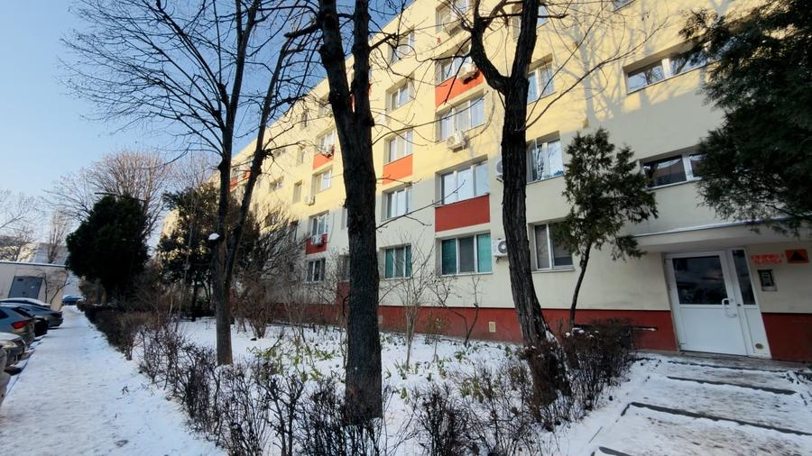 De Vanzare Apartament 3 Camere Parter Piata Progresul - 1