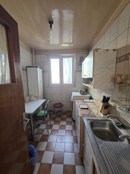 Titan, 10 minute metrou Costin Georgian, la piata Minis, 2 gr sanitare - 16