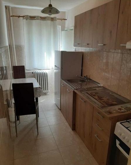 Garsoniera de inchiriat zona 1 Mai - 3