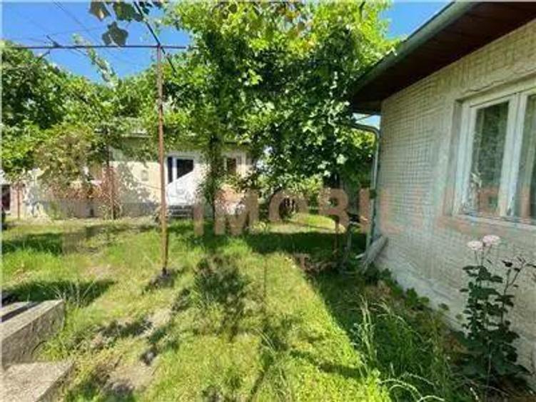 Casa si teren de vanzare Satulung - 1
