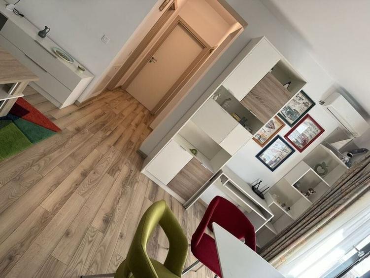 Va oferim spre inchiriere apartament de 3 Camere de inchiriat - 4