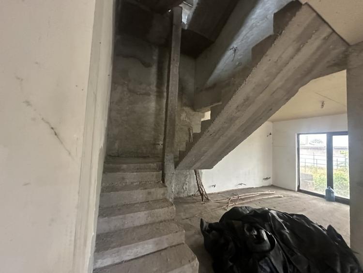 Casa la rosu cu teren 1248 mp | Misleanu, Ialomita | Comision  Cumparator 0 | - 10