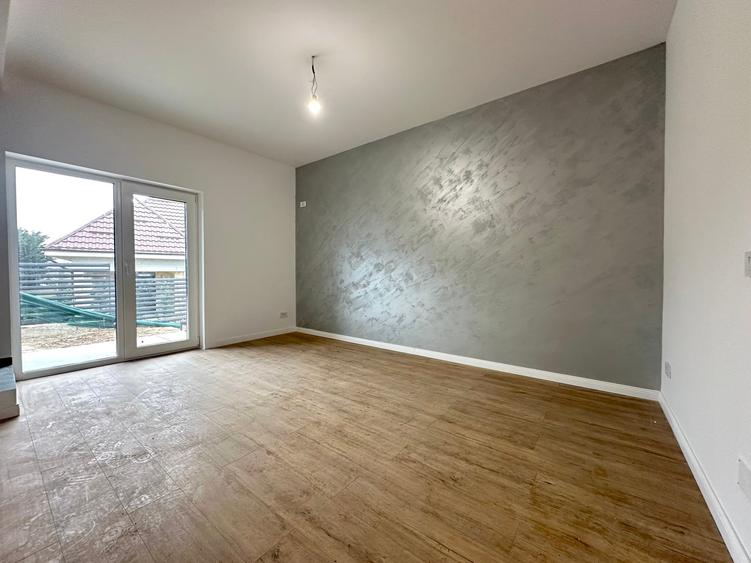 Casa 3 camere D 2 bai Teren 324mp zona Bucium Visan - 1