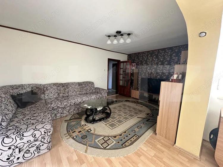 Apartament 3 camere, decomandat, etaj 2, zona Liceul Tudor Arghezi - 1