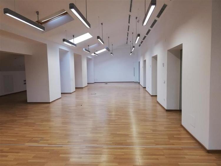 Cladire de birouri si teren de vanzare - 7