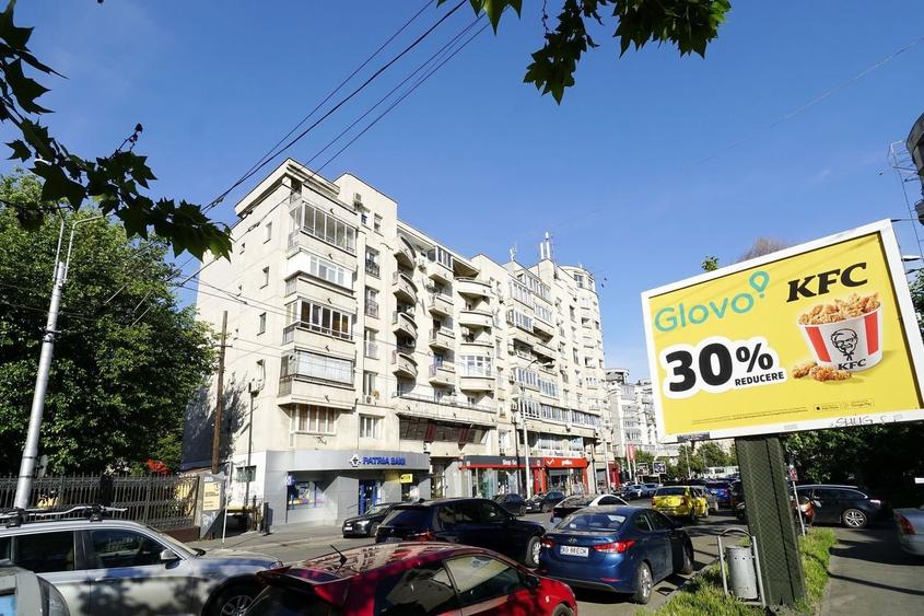 Spatiul comercial 100 mpu str.Sf Vineri colt cu B-dul Corneliu Coposu - 11
