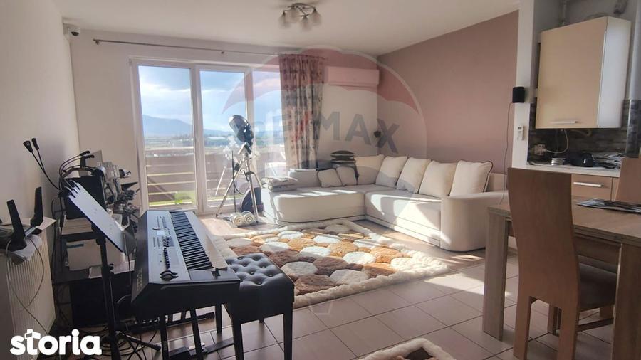 Apartament cu 3 camere de vanzare in Avangarden 3 - 10