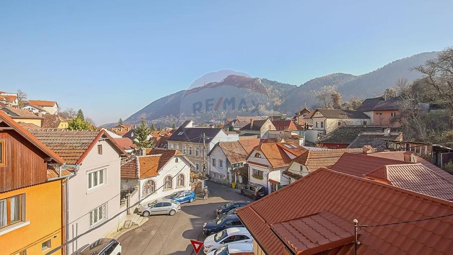 Casa cu 5 studiouri independente, terasa rooftop, vedere montana - 1