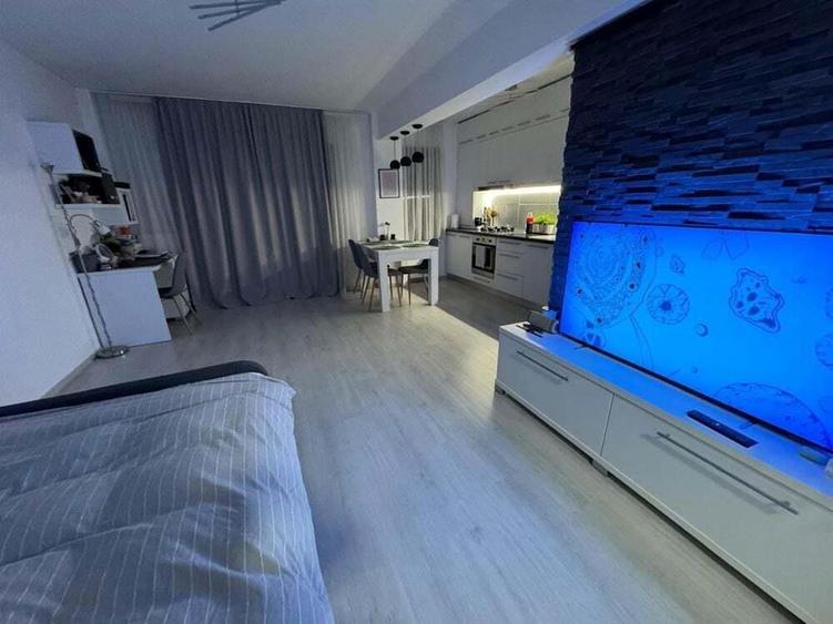 Unirii - Vanzare ap. 1 camera + garaj si boxa depozitare - Str. Voinicenilor - 1