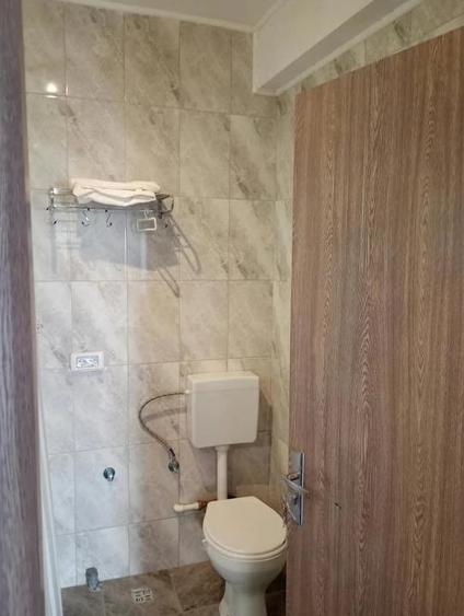 Apartament cu 3 camere decomandat în Aluniș