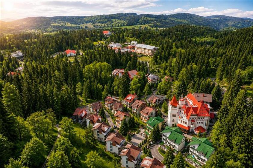 Apartament cu 3 camere decomandat, mobilat în Poiana Brașov