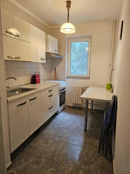 Apartament cu 2 camere semidecomandat în Aurel Vlaicu