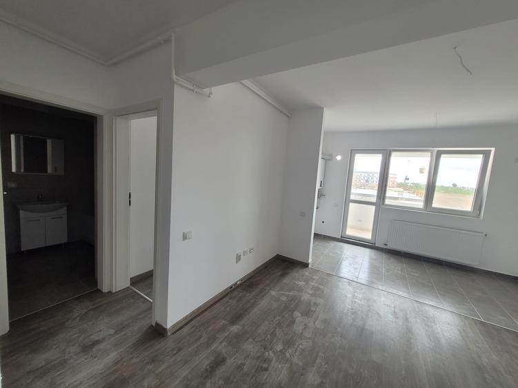 Apartament cu 2 camere semidecomandat în Apărătorii Patriei