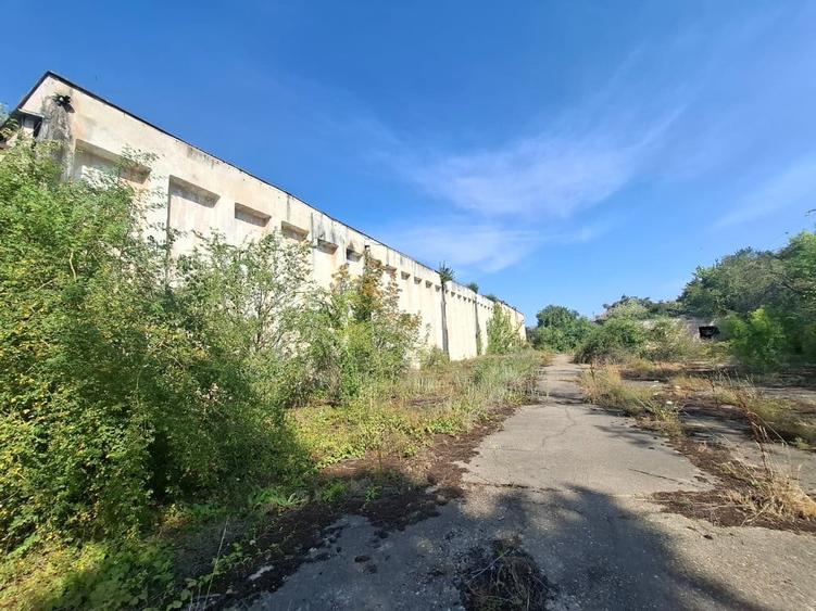Spațiu comercial, de 6,735 mp, în Central