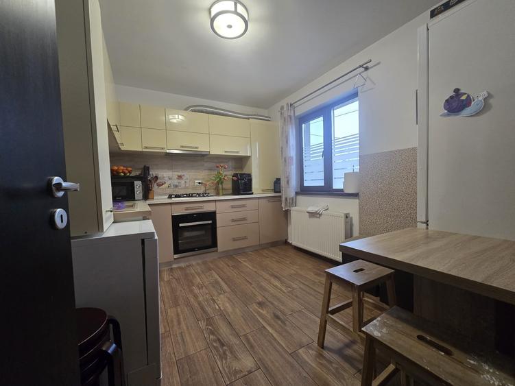 Apartament cu 4 camere decomandat, mobilat în Popas Păcurari