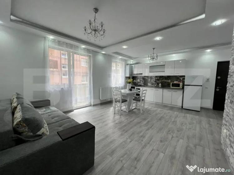 Apartament cu 3 camere semidecomandat în Florești