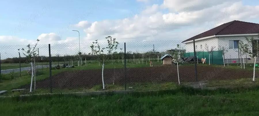 Teren de 589 mp, în Remetea Mare
