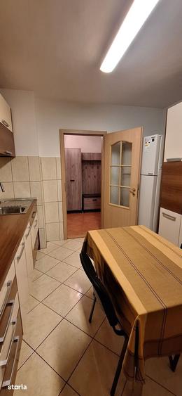 Apartament cu 3 camere decomandat în Gară