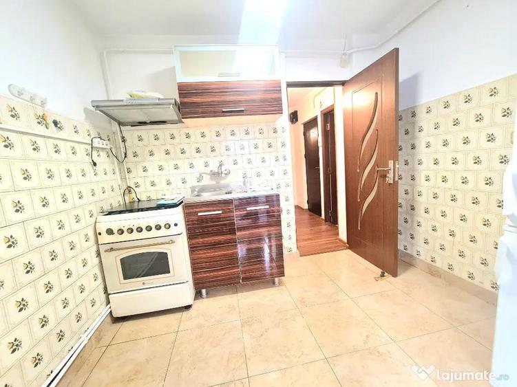 Apartament cu 3 camere decomandat în Dorobanți