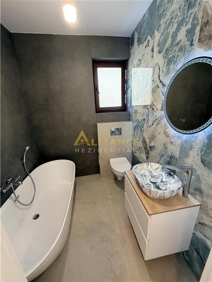 Casă individuală cu 5 camere cu Teren 250 Mp în Berceni