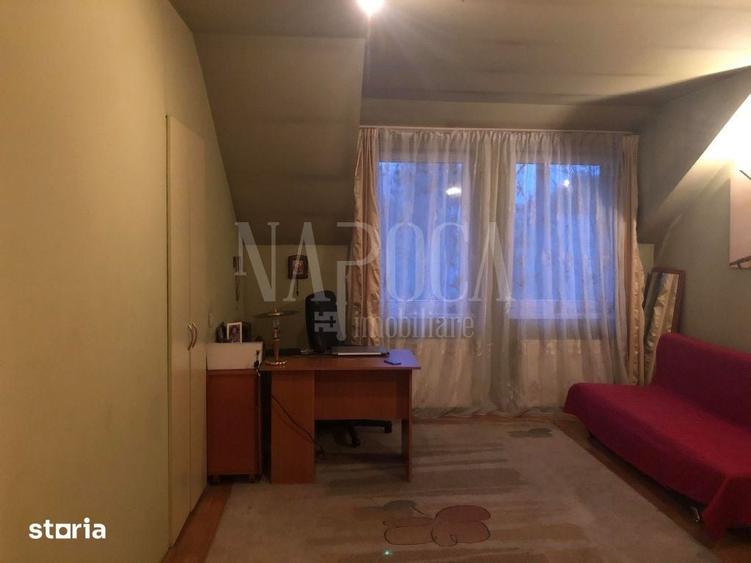 Casă cu 8 camere cu Teren 279 Mp în Plopilor