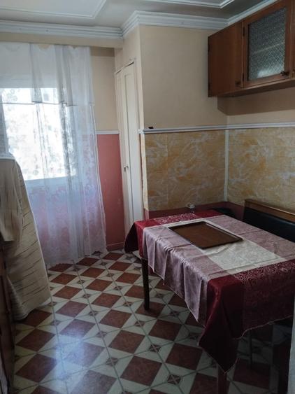 Apartament cu 4 camere decomandat în Casa de Cultură