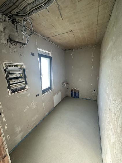 Casă cu 4 camere în Șura Mică