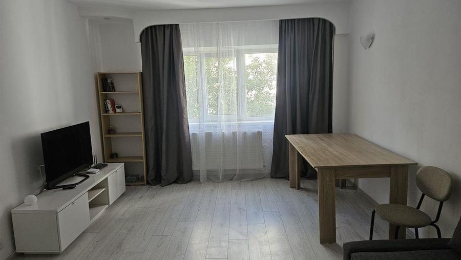 Apartament cu 2 camere decomandat, mobilat în Alexandru cel Bun