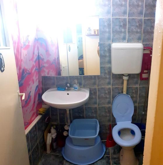 Apartament cu 3 camere decomandat în Berceni
