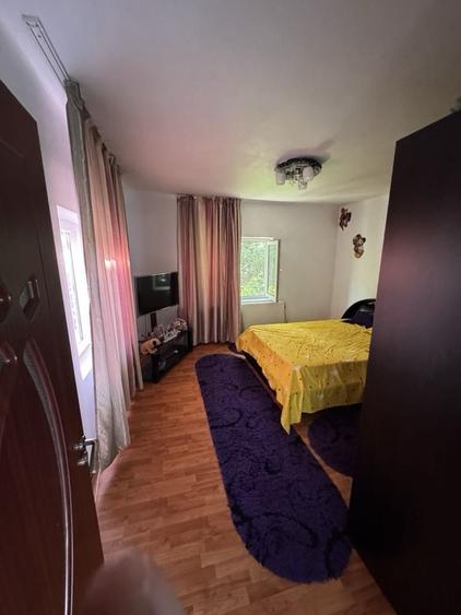 Casă cu 4 camere în Exterior Vest