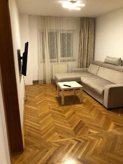 Apartament cu 4 camere decomandat, mobilat în Zorilor