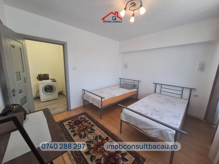 Apartament cu 3 camere decomandat în Letea