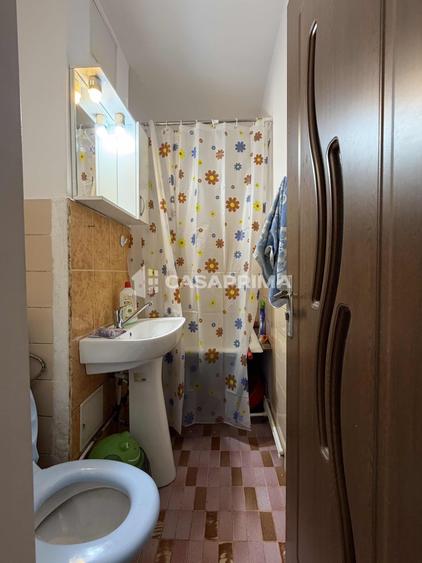 Apartament cu 2 camere semidecomandat în Zimbru