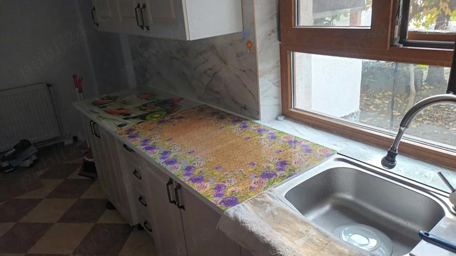 Apartament cu 3 camere decomandat în Exterior Vest