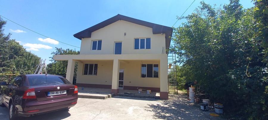Casă cu 3 camere cu Teren 867 Mp în Central