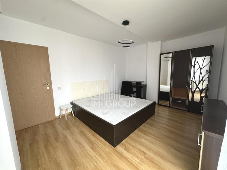 Apartament cu 3 camere semidecomandat, mobilat în Semicentral