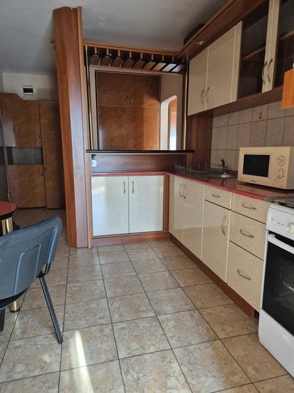 Apartament cu 2 camere decomandat în Podgoria