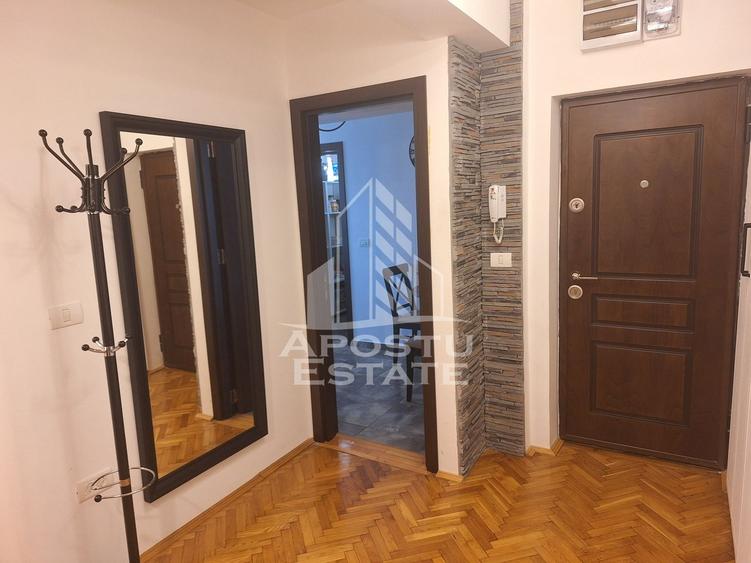 Apartament cu 3 camere decomandat, mobilat în Ultracentral